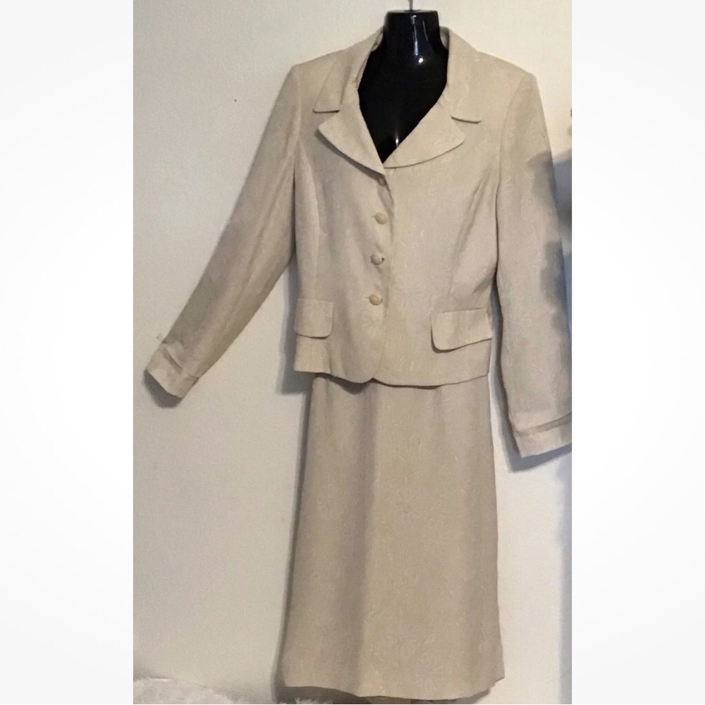 Giorgio Sant Angelo women’s 2 piece shirt suit. Size 12